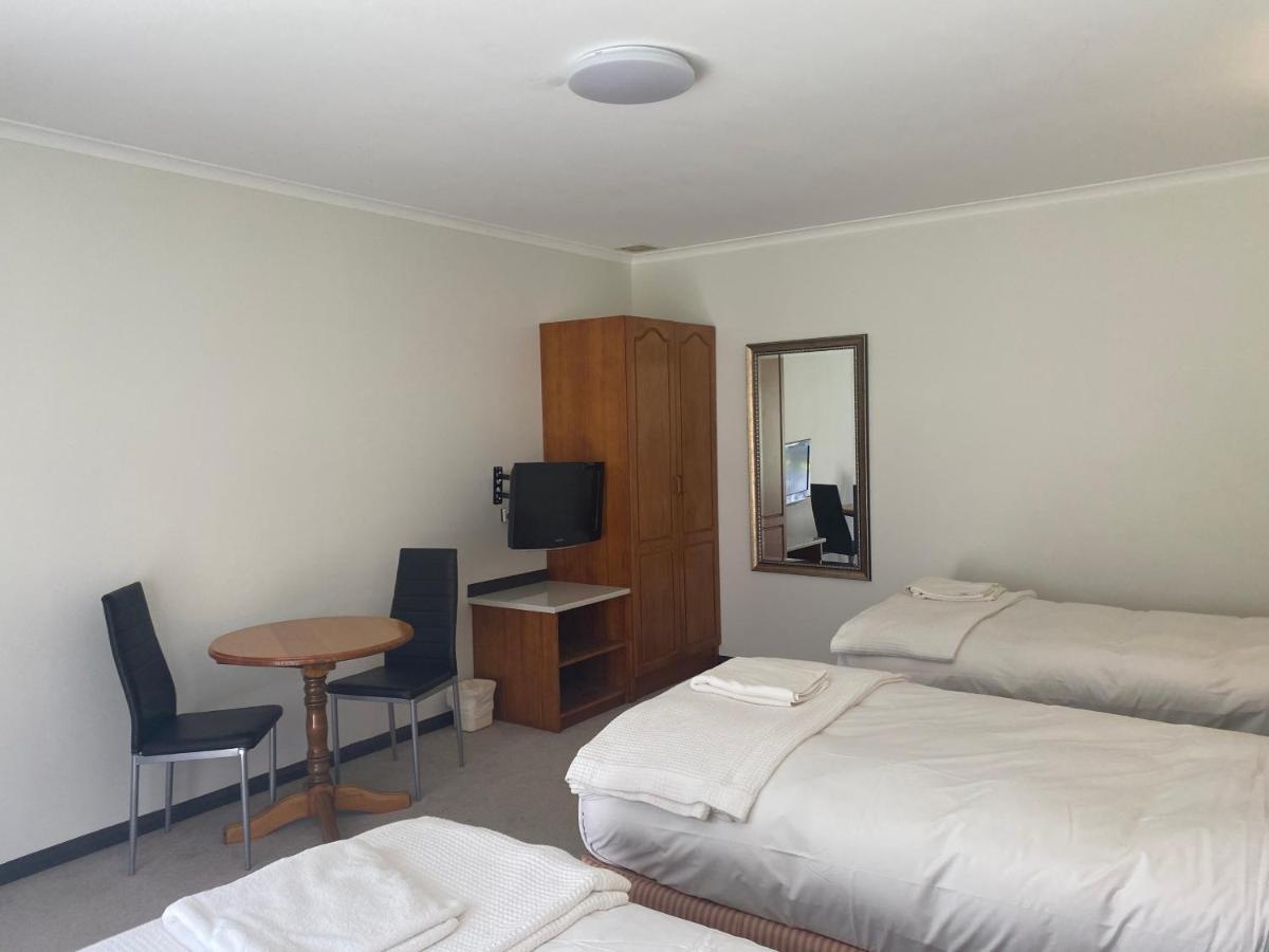Country Plaza Halls Gap Exterior photo