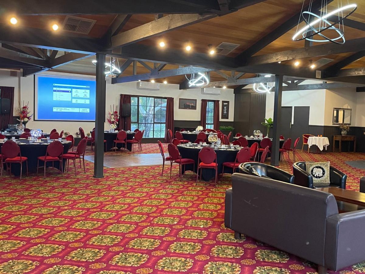 Country Plaza Halls Gap Exterior photo
