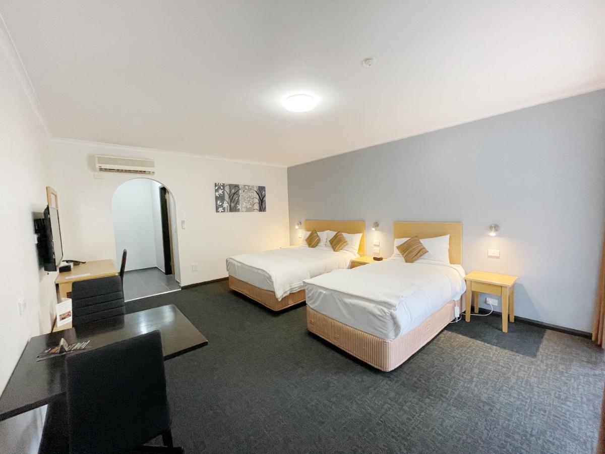 Country Plaza Halls Gap Exterior photo