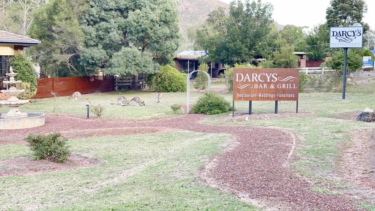 Country Plaza Halls Gap Exterior photo